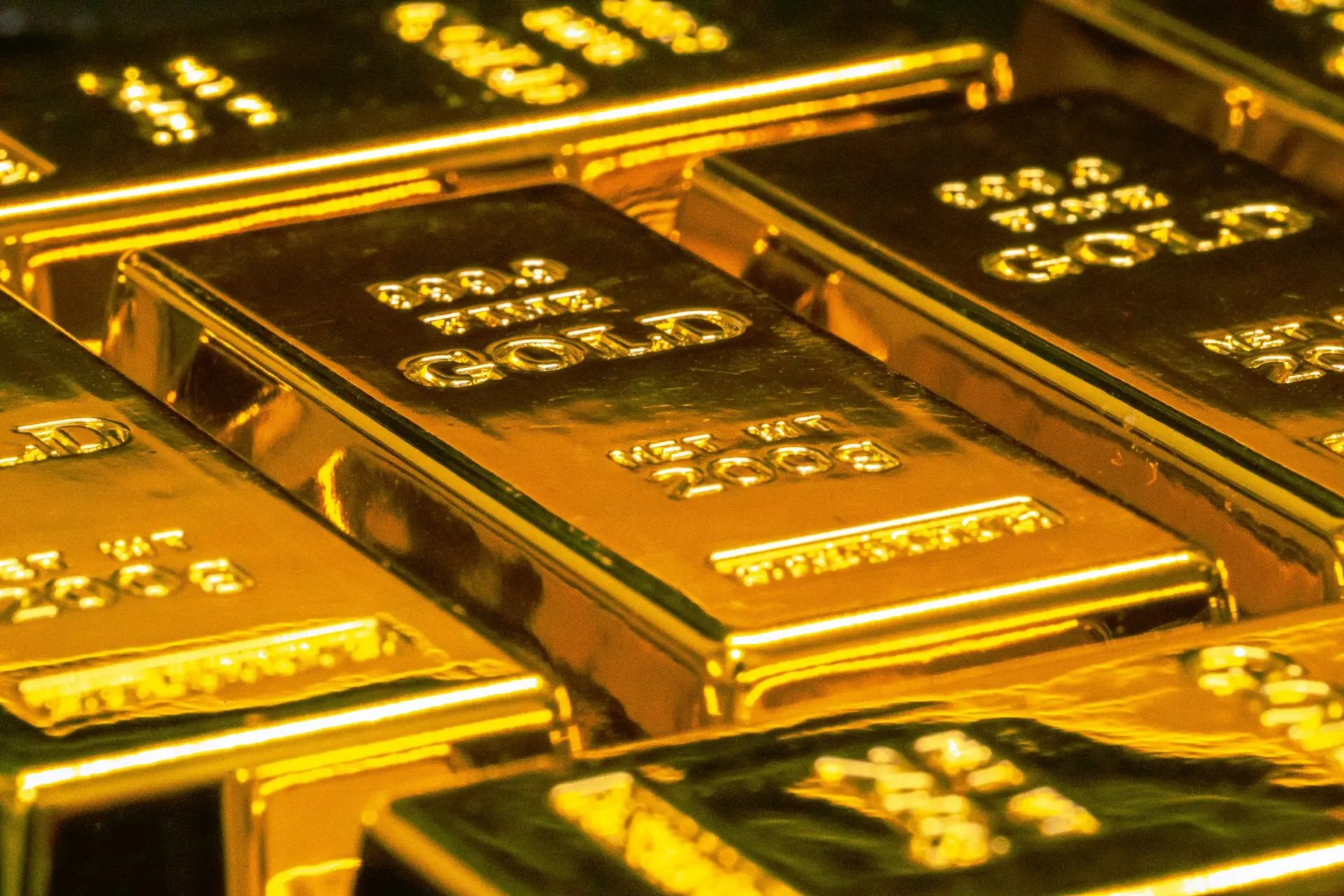 Prices of Gold Reached a Record High Due to Uncertainties